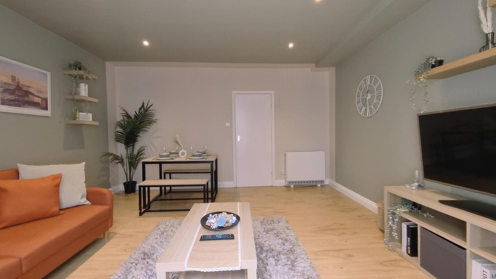 Group Bookings: Up To 30 Guests Across 5 Spacious Flats! Keyless Access Free Wifi & Parking Birmingham Eksteriør billede