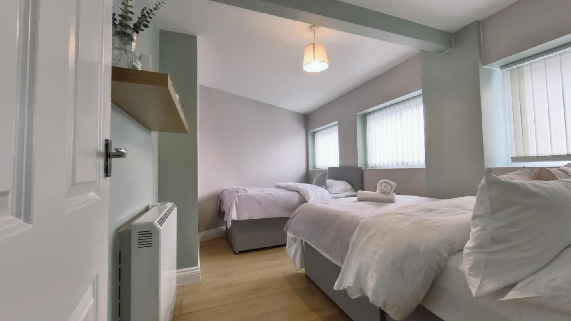 Group Bookings: Up To 30 Guests Across 5 Spacious Flats! Keyless Access Free Wifi & Parking Birmingham Eksteriør billede