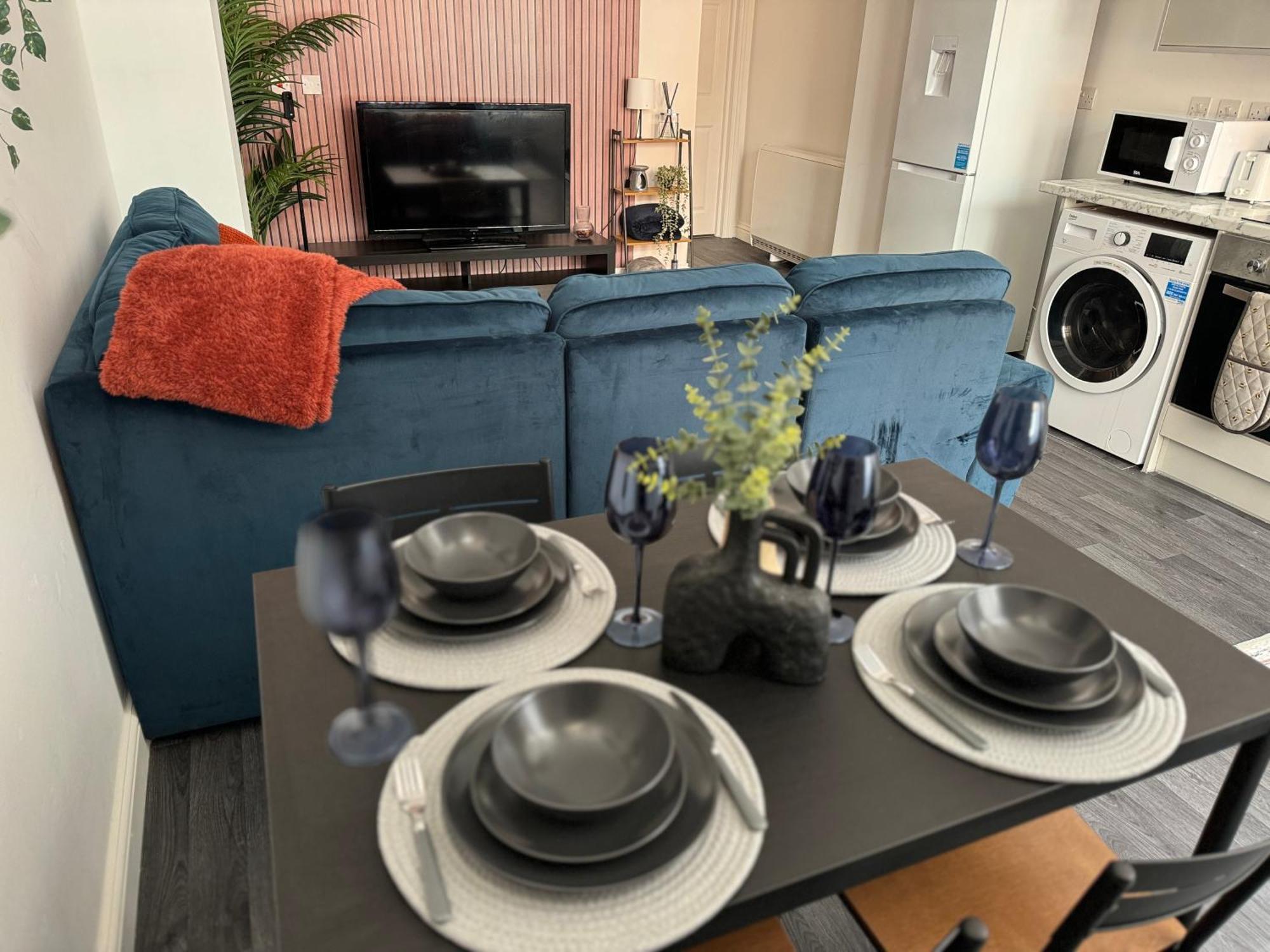 Group Bookings: Up To 30 Guests Across 5 Spacious Flats! Keyless Access Free Wifi & Parking Birmingham Eksteriør billede