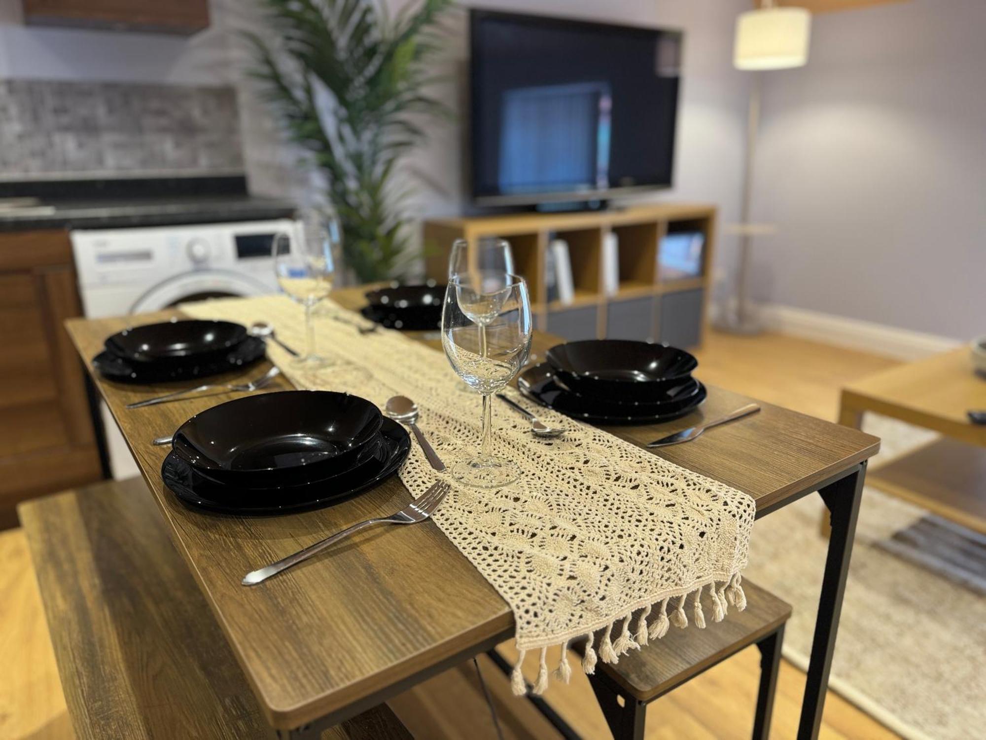 Group Bookings: Up To 30 Guests Across 5 Spacious Flats! Keyless Access Free Wifi & Parking Birmingham Eksteriør billede