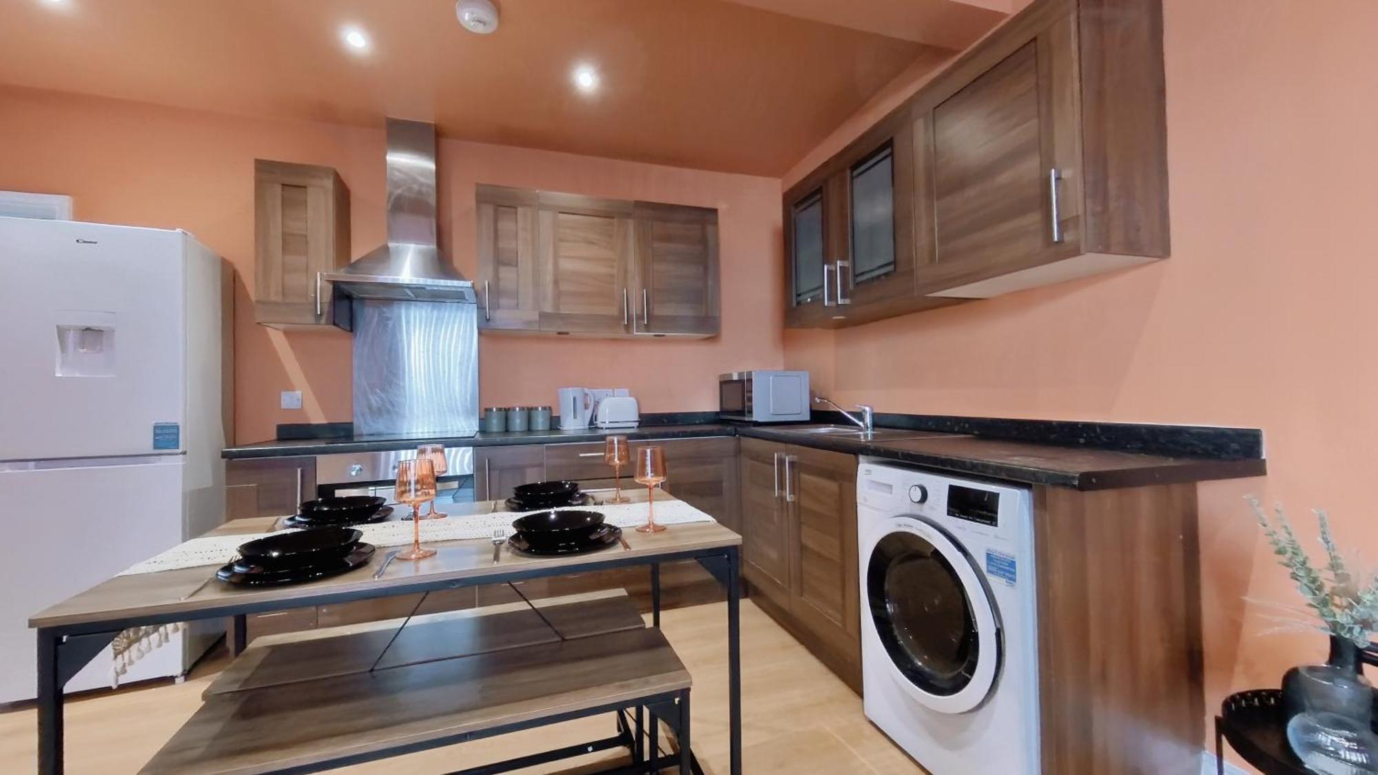 Group Bookings: Up To 30 Guests Across 5 Spacious Flats! Keyless Access Free Wifi & Parking Birmingham Eksteriør billede