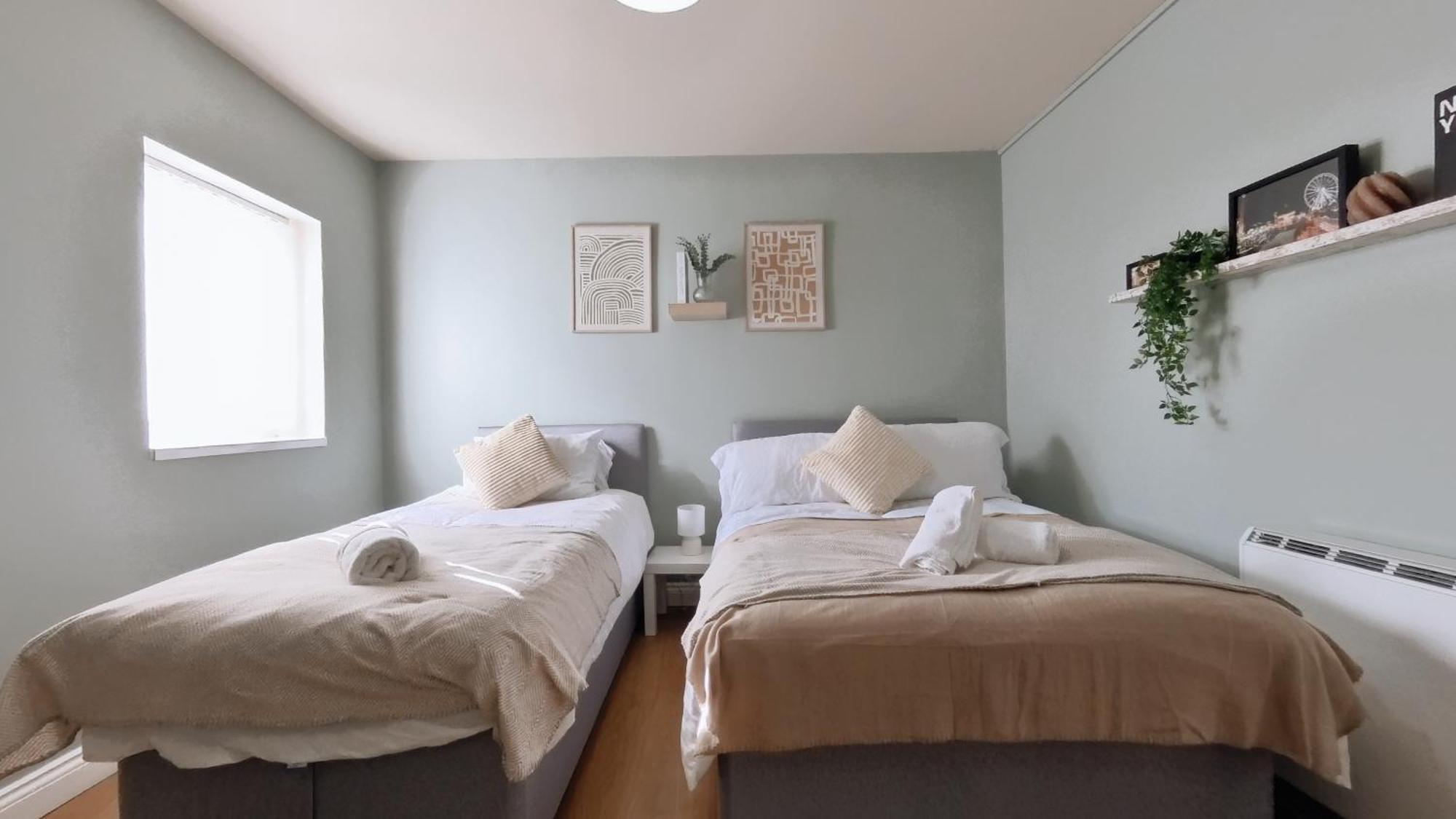 Group Bookings: Up To 30 Guests Across 5 Spacious Flats! Keyless Access Free Wifi & Parking Birmingham Eksteriør billede